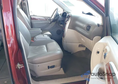 2007 Chrysler Town & Country Touring from USA, damaged, VIN 2A4GP54L77R152993